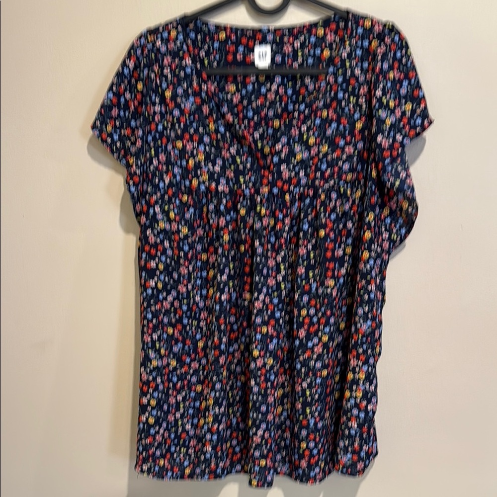 💚GAP Blue and Pink Flutter Sleeve Blouse Relaxed Fit Casual Stylish Fall Spring